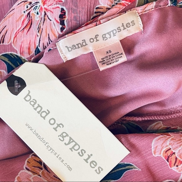 New! BAND OF GYPSIES midi floral midi dress Nwt floral faux wrap vneck - Picture 11 of 11